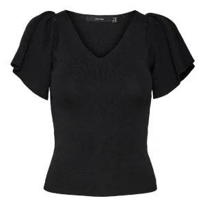 Vero Moda tröja - Så söt tröja från vero Moda!❤️ Jätteifnt skick, inga defekter. Säljer då jag inte får användning för den. Vid frågor eller för fler bilder är det bara att skriva🫶❤️