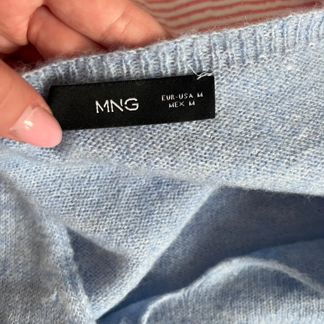 Blå stickad tröja - 91