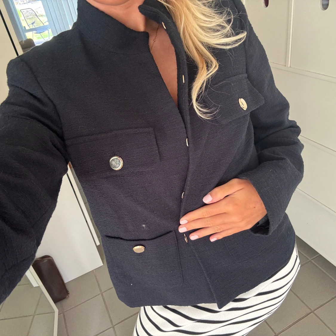 Kofta/jacka med guld knappar  - 91