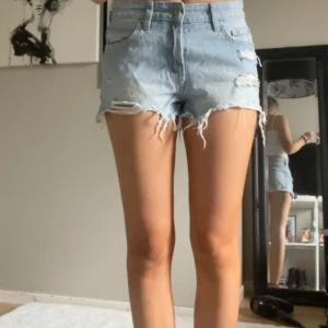 Zara jeansshorts - Ett par jeansshorts från zara 💗