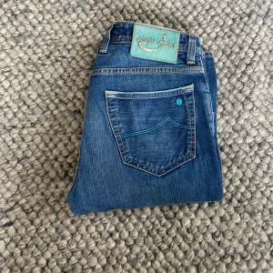 Jacob Cohen 622 jeans - Tja, säljer dessa limiterade Jacob Cohen jeansen i storlek 30, modellen är 622 och skicket är väldigt bra, skriv vid fler frågor eller funderingar