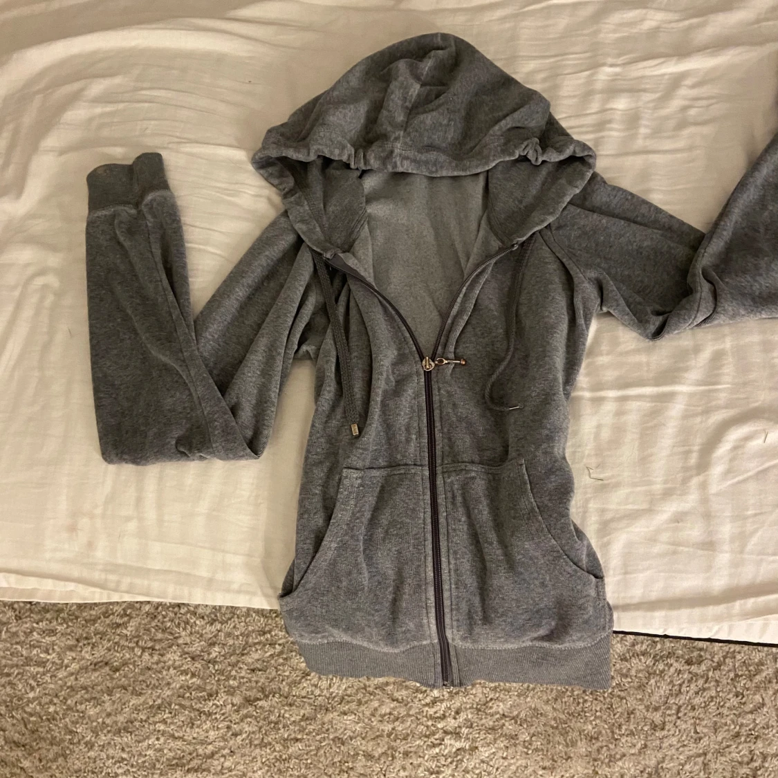 Grå ziphoodie - 90