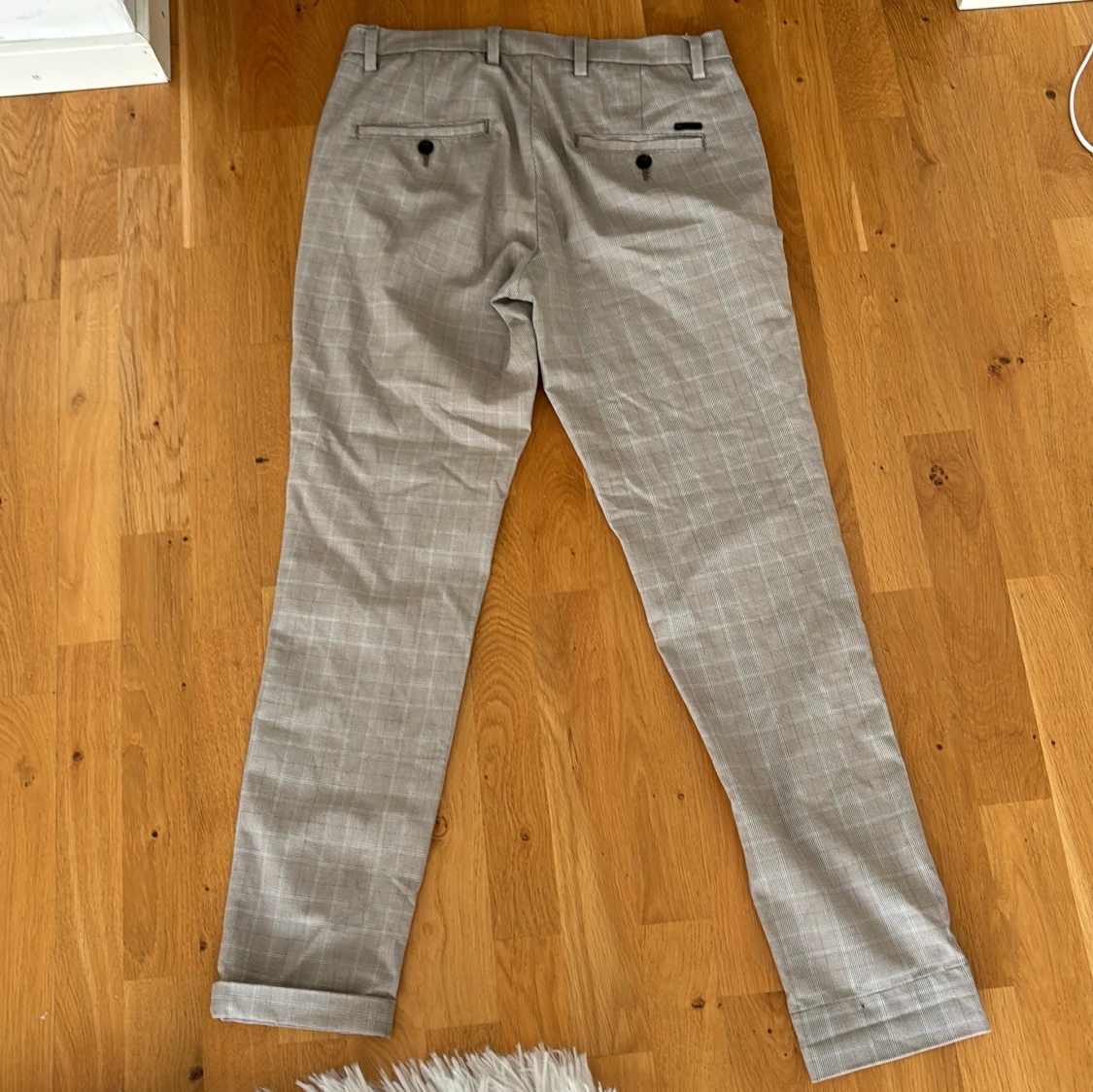 Rutiga kostymbyxor - 90