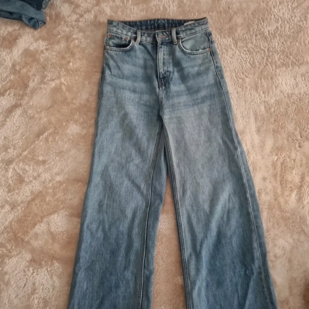 Weekday jeans I storlek 25/30. Jeans & Byxor.