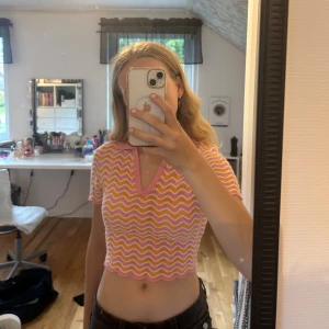 Fin sommar t-shirt  - Den  är sjukt fin men inte riktigt min stil. Aldrig använd och i ny skick. 