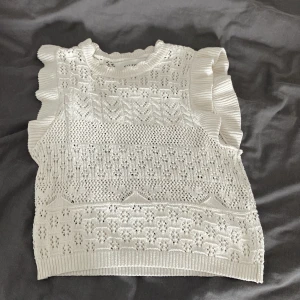 Stickad topp - Använd ett par gånger  Köptes på Ohly i storlek M