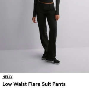 Kostymbyxor  - Säljer dessa kostymbyxor från nelly💗💗