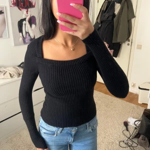 Ribbstickad tröja  - Sjukt snygg tröja