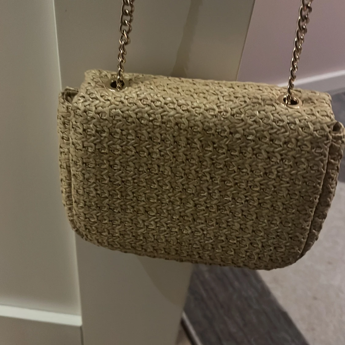 Beige typ väska - 90