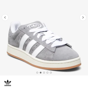 Adidas campus 00 - Säljer nu mina älskade campus eftersom jag köpt nya. Skorna har täcken på användning ( därav priset ). 💕 Bara att skriva för frågor, använd gärna ” köp nu ”. 