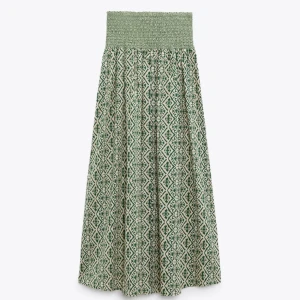 zara kjol - jättefin zara kjol som är använd max 2 gånger💕 xs men passar s också