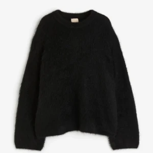 Mohair tröja hm - Svart stickad tröja i mohair från hm i stl S, 800+frakt