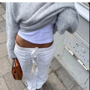 Alobha linnebyxor  - Säljer mina helt oanvända linnebyxor fårn alobha💗skriv privat för mer bilder