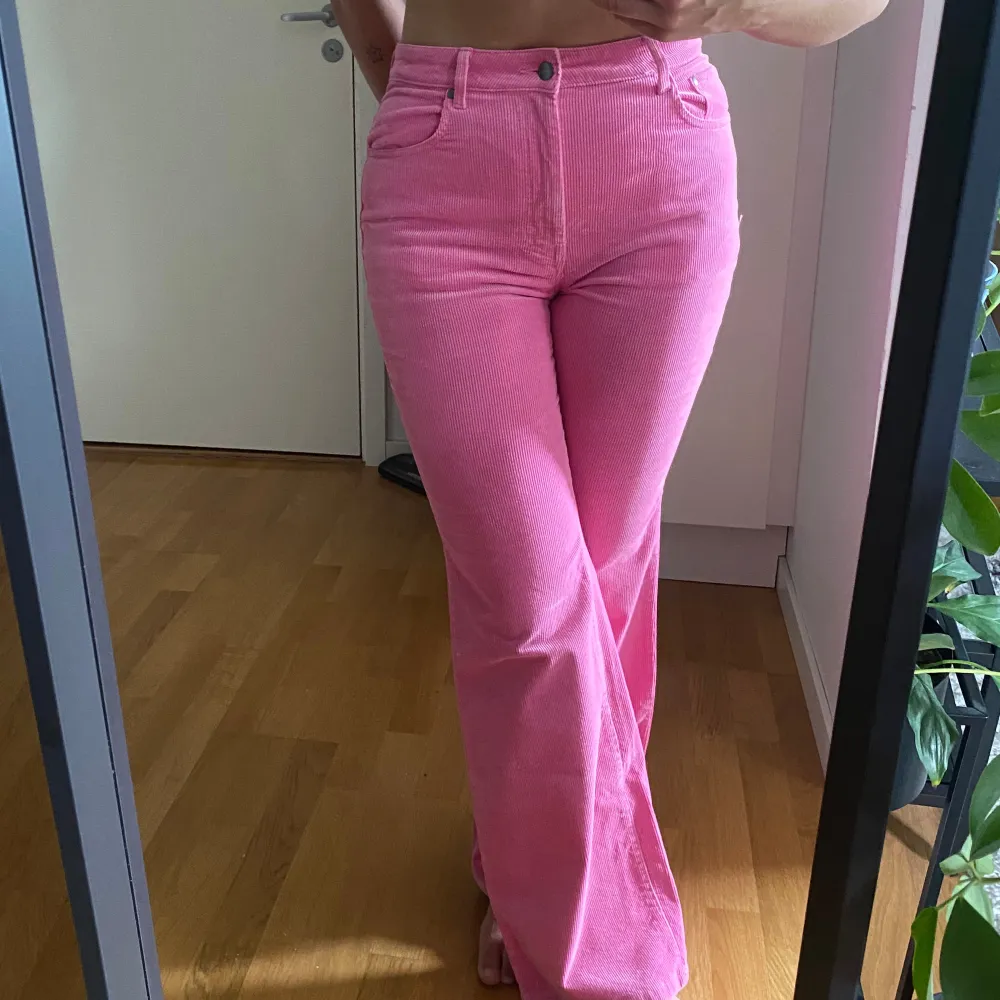 Snygga, rosa manchesterbyxor från Carlings. Nyskick!. Jeans & Byxor.