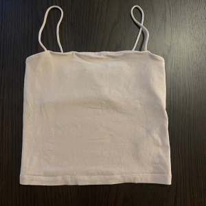 beige linne - beiged linne med spagetti straps använd  i princip nyskick