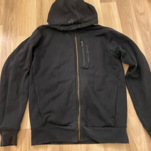 Hoodie - Knappt använd 