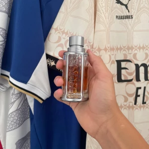 Hugo BOSS The Scent - En parfym som jag inte längre använder och vill sälja den, vanligtvis 50 ml men den är lite använd så det är 40 ml kvar