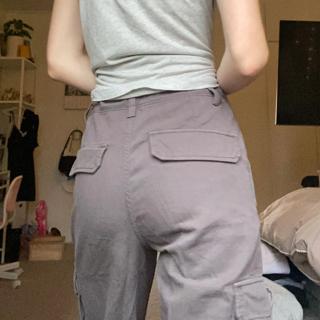 Gråa cargobyxor  - 90