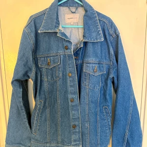 Jeansjacka  - Knappt använd jeansjacka!