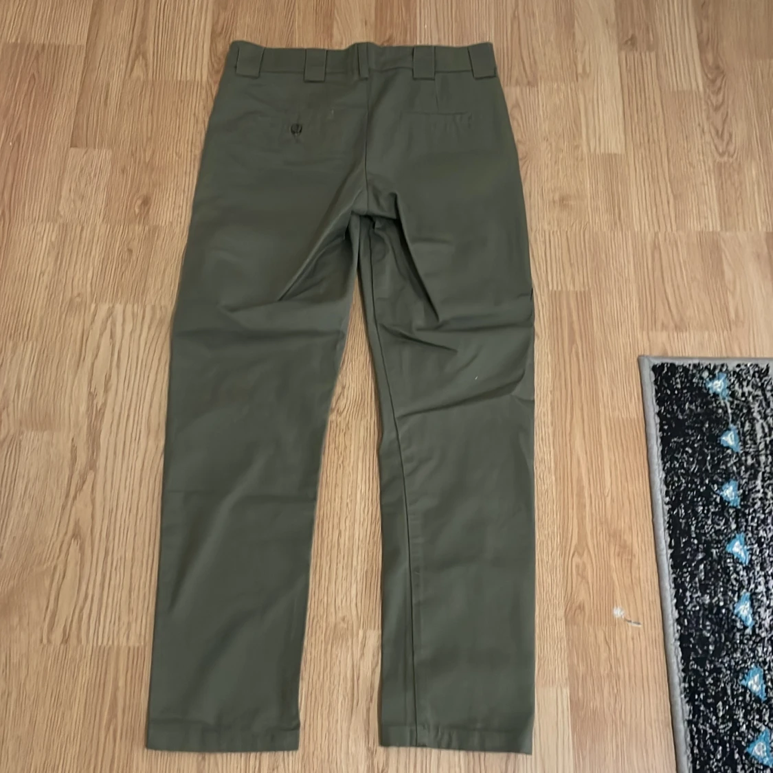 Mörkgröna kostymbyxor  - 90