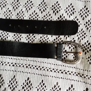 Brett skärp - Brett skärp med en jättecool stor buckle💗