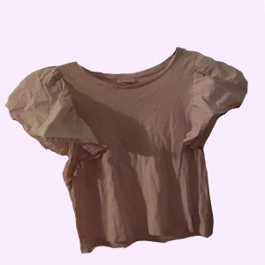 Rosa topp - Jättegullig volangtopp i rosa! Sitter som en xs-s. Inga defekter❤️