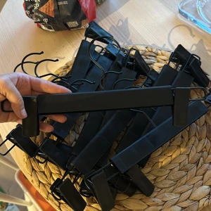 Galgar till byxor  - 50 kr för alla 10 st aldrig kommit till användning! 