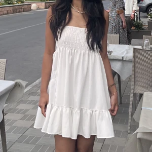 Vändbar vita kläning  - Vändbar vita klänning