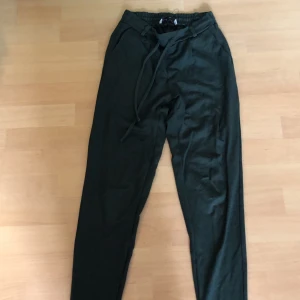 Byxor!  - Väldigt bekväma byxor! Lösa och sköna 🫶