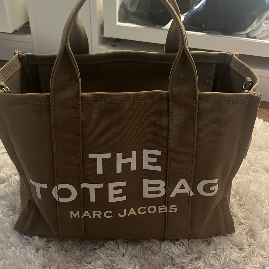 THE TOTE BAG