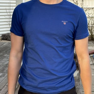 GANT t-shirt - T-shirt från GANT i nyskick