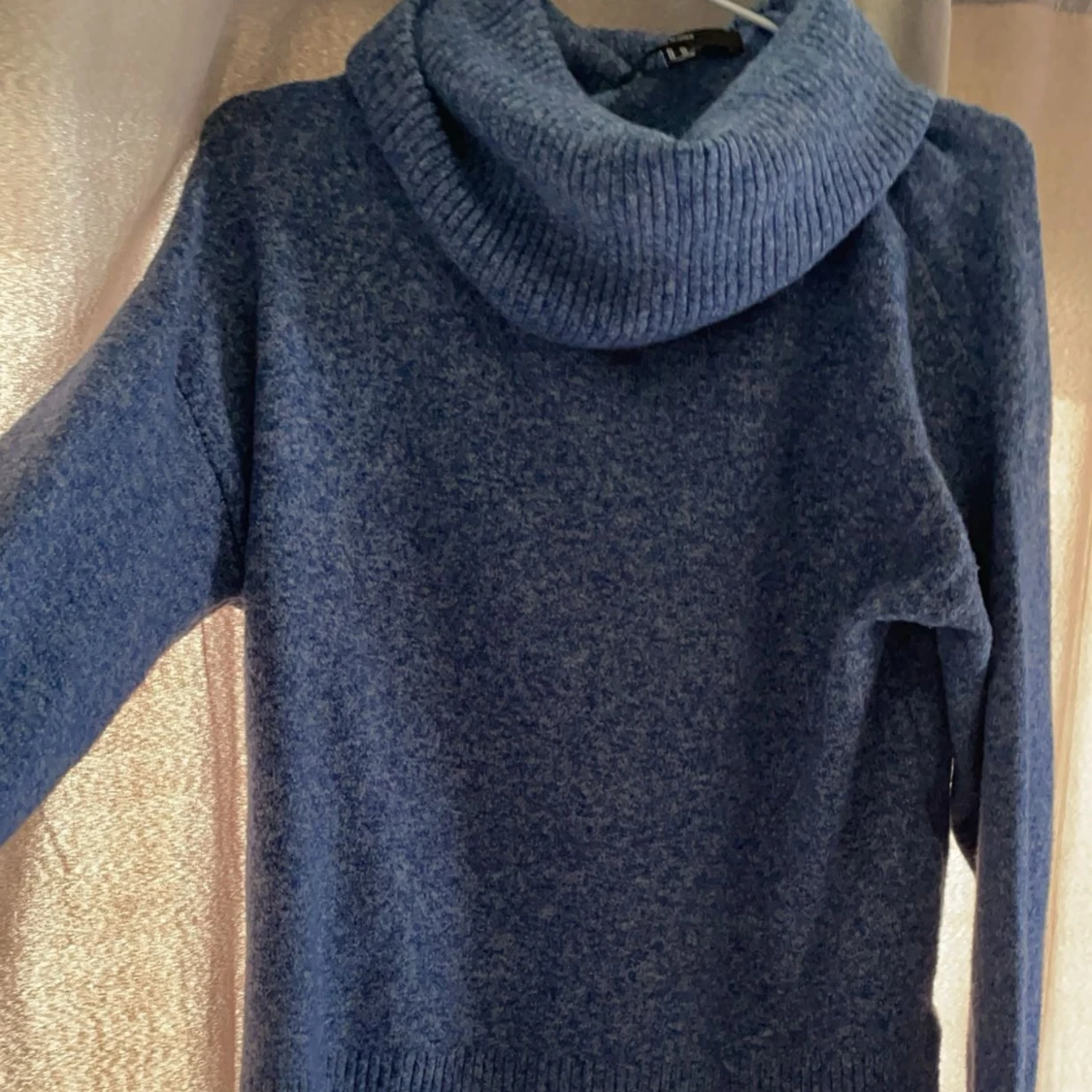 Stickad krage tröja