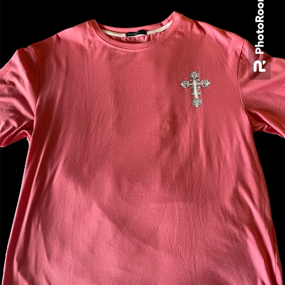 rosa emo kawaii tröja💞aldrig använt💯💯va inte rädd att ställa frågor💋. T-shirts.