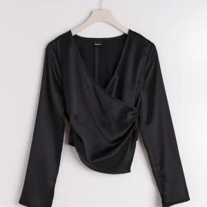 Satin blus - Superfin satin blus, slutsåld