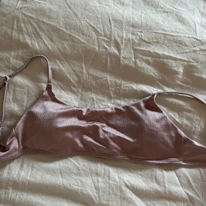 Bikinitopp - Bikinitopp i gammalrosa färg 🩷storlek M