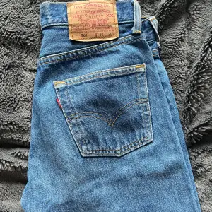 Säljer dessa Levi’s jeans i modellen 501 o storleken W30 och L30 som inte kommer till användning längre💓