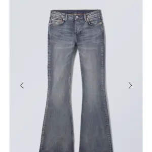 Skit snygga jeans från weekday, knappt använda. Säljer då dom är lite för små och tycker inte att de passar 520+frakt