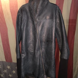 Lammskinn jacka - Jacka handsydd av mig liknar 14thaddiction och ifsixwasnine passar väldigt tight  På mig som är 180cmoch 65kg 
