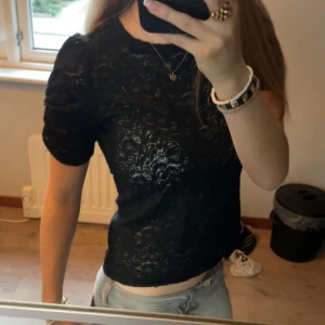 Spets tröja - Skitsnygg från kappahl