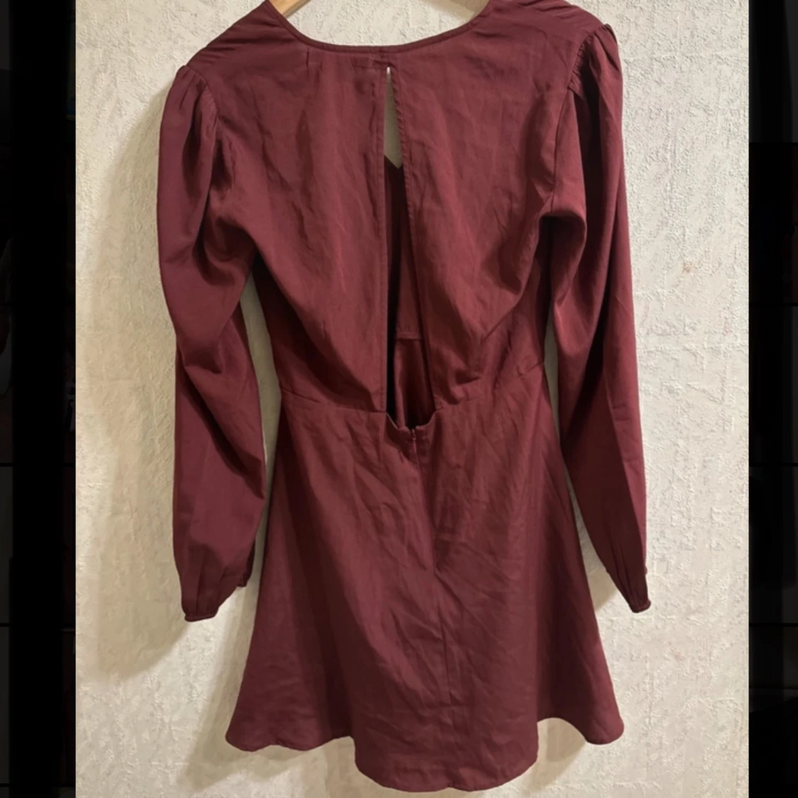 Vinröd klänning - 90