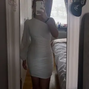 Fin vit klänning till student/mottagning 