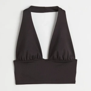 Halterneck topp - Halterneck topp från hm i storlek s Använd en gång Frakt ingår ej!