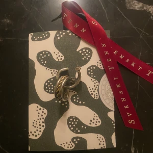 Svenskt tenn örhängen - Jättefina örhängen som aldrig har används. Köpta för 1600kr men säljer 800kr