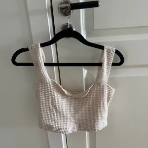 Topp - Gullig topp, aldrig använd!