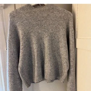 Stickad tröja  - Stickad tröja från H&M!!