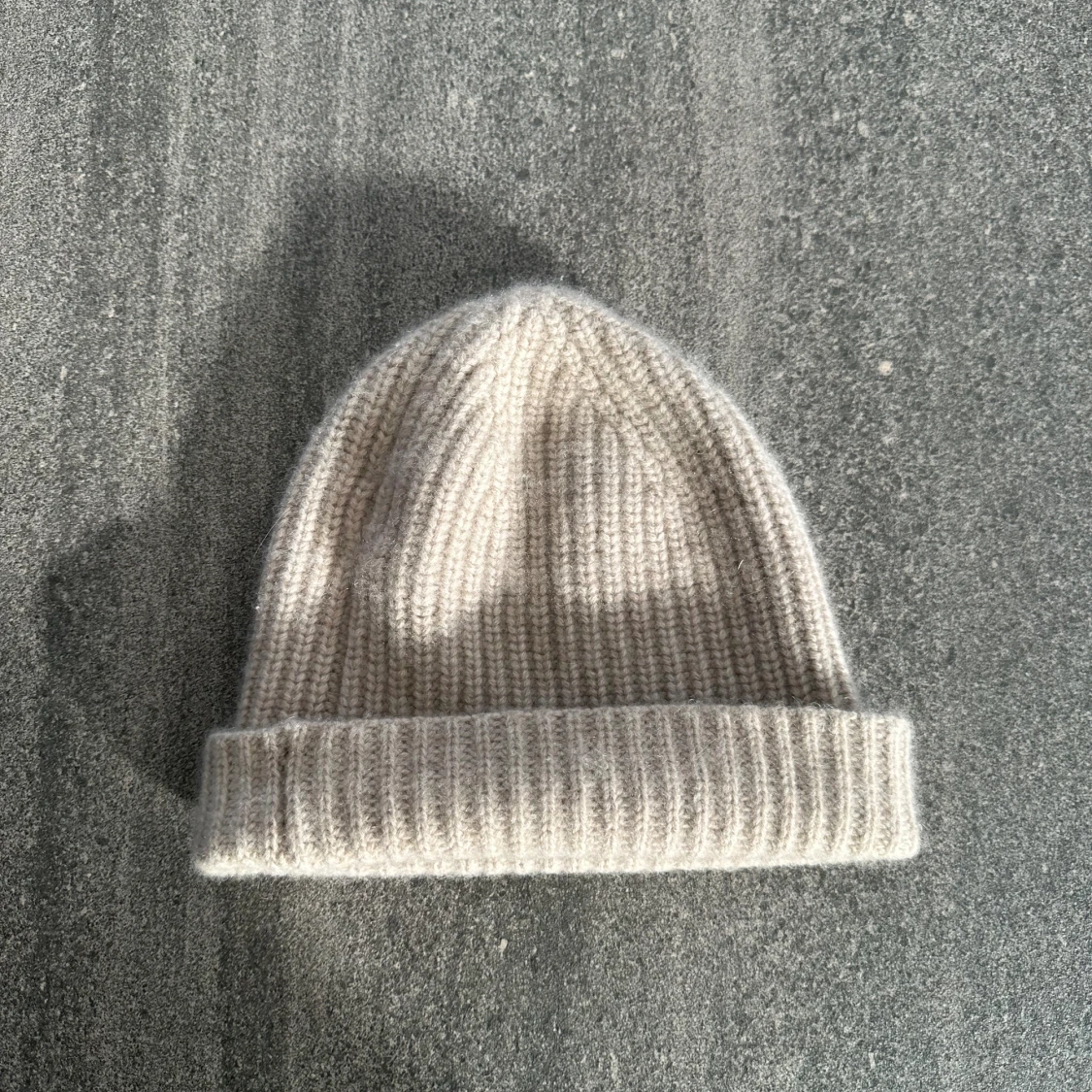 Filippa K mössa 100% Ull