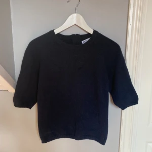 Stickad t- shirt - Kommer inte till användning! Skriv om ni har frågor💕