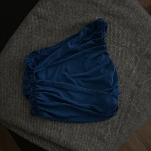 blå topp - blå topp som passar perfekt till fest💙 