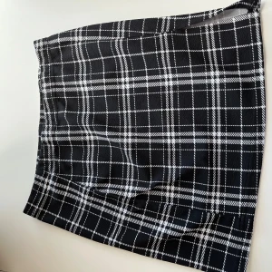 Kjol  - Använt ett par gånger 