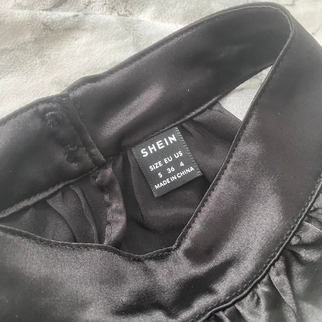 Svart halter-neck top - 93